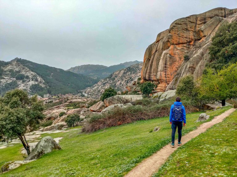 Lee más sobre el artículo Cómo la tecnología puede mejorar tu experiencia de camping
