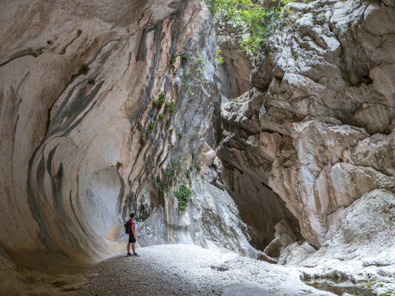 Lee más sobre el artículo La Cova Santa del Barranc de l’Infern, una cueva mágica