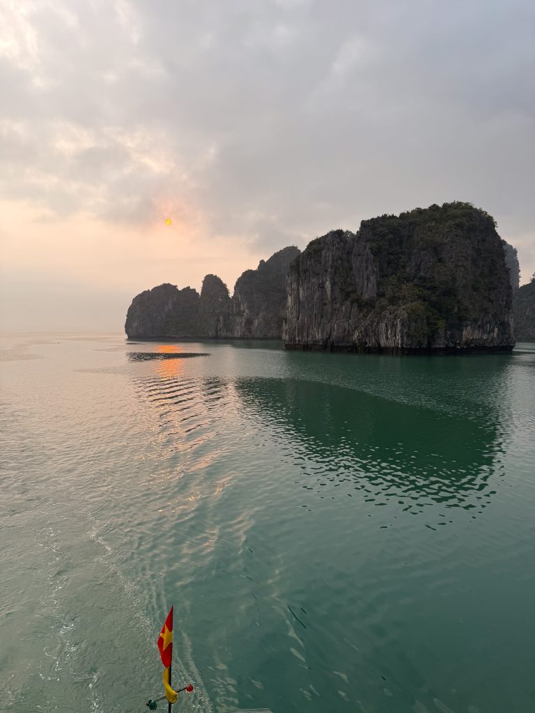Bai Tu Long
